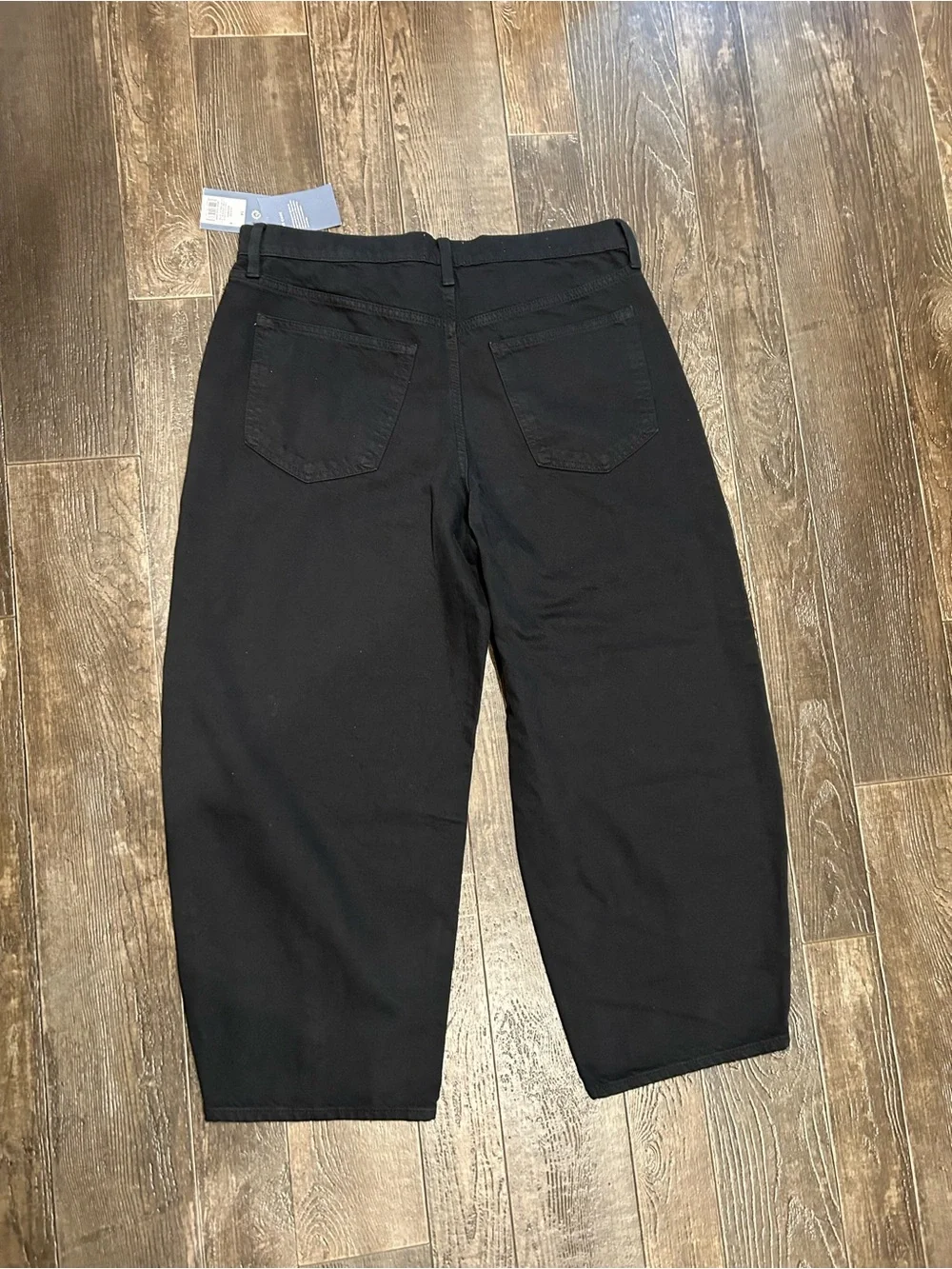 NWT Women’s Black Relaxed Fit Jeans - Picture 2 of 5